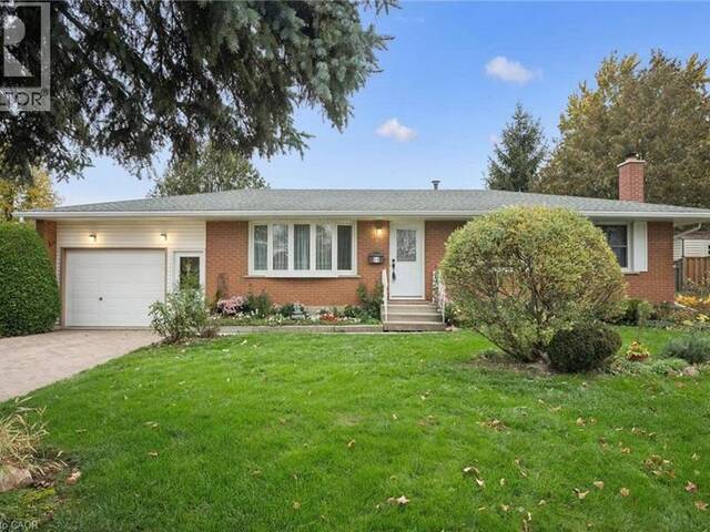 52 D'ARCY Place Kitchener Ontario, N2E 1B8 - 5 Bedrooms Home For Sale