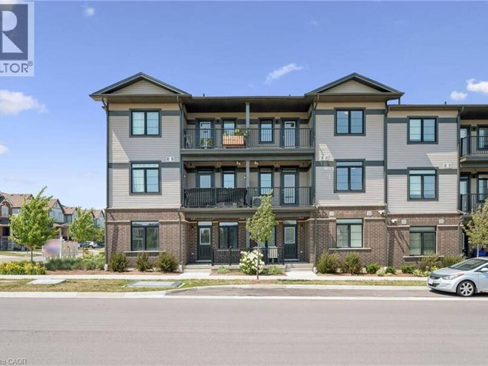 8 OAT Lane, Kitchener, Ontario N2R 0T1