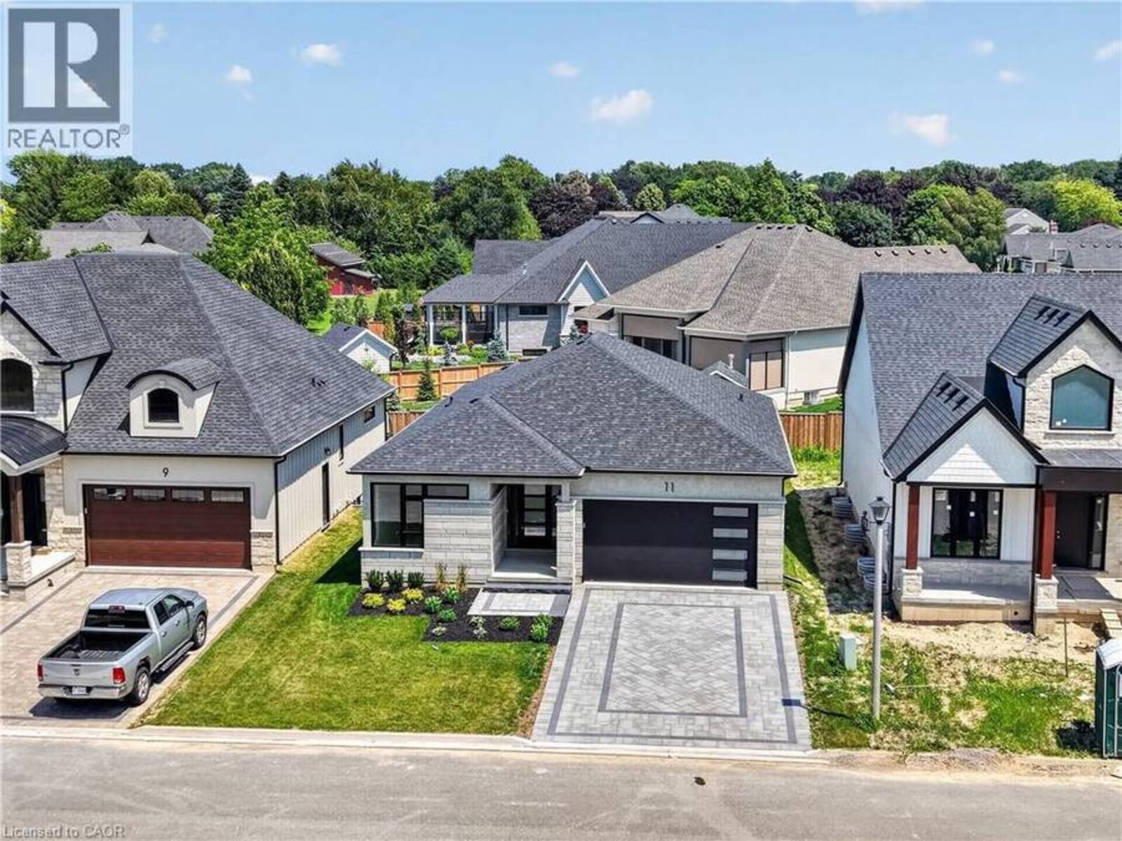 11 OAKLEY Drive, Niagara-on-the-Lake, Ontario L0S 1J0