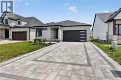 11 OAKLEY Drive | Niagara-on-the-Lake Ontario | Slide Image Four