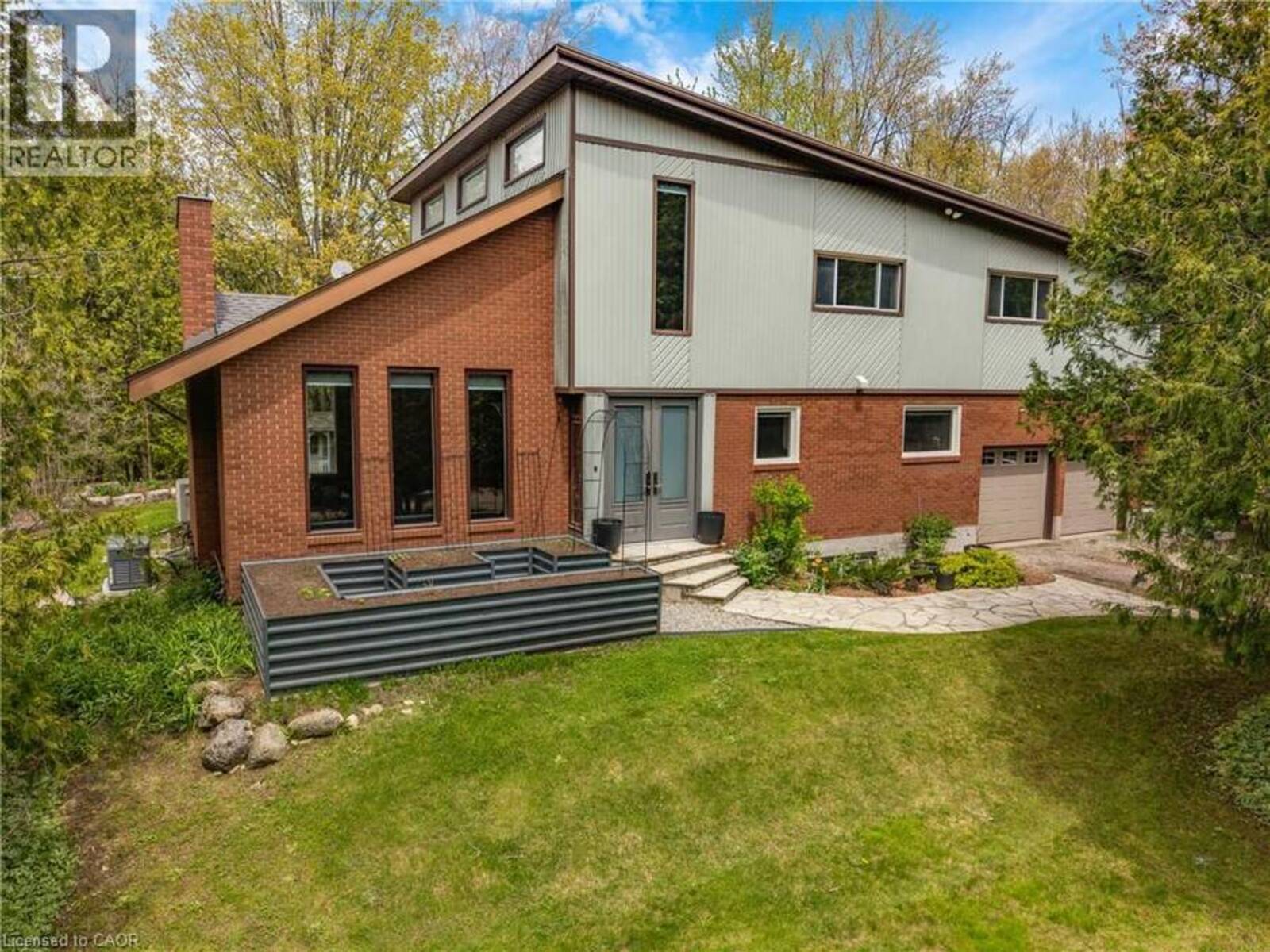 2092 HIGHWAY 6, Puslinch, Ontario N0B 2J0
