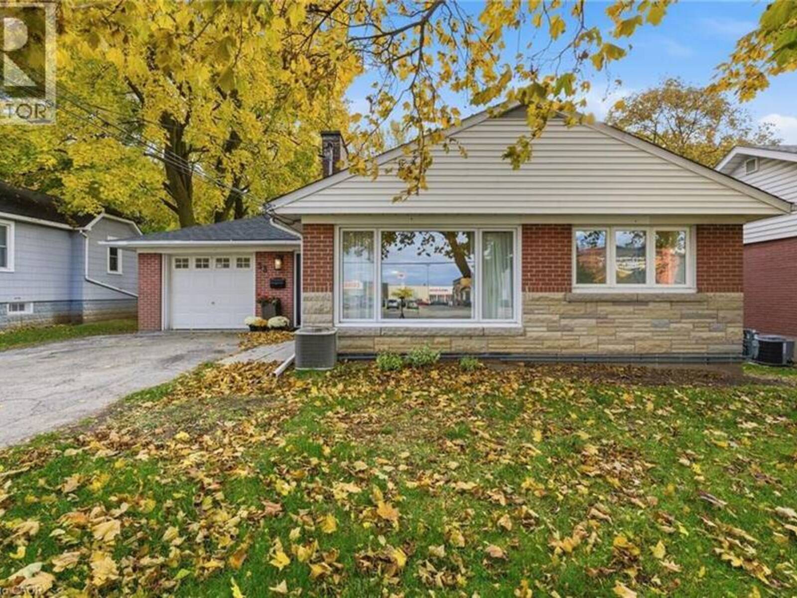 53 LIVINGSTON Avenue, Grimsby, Ontario L3M 1L3