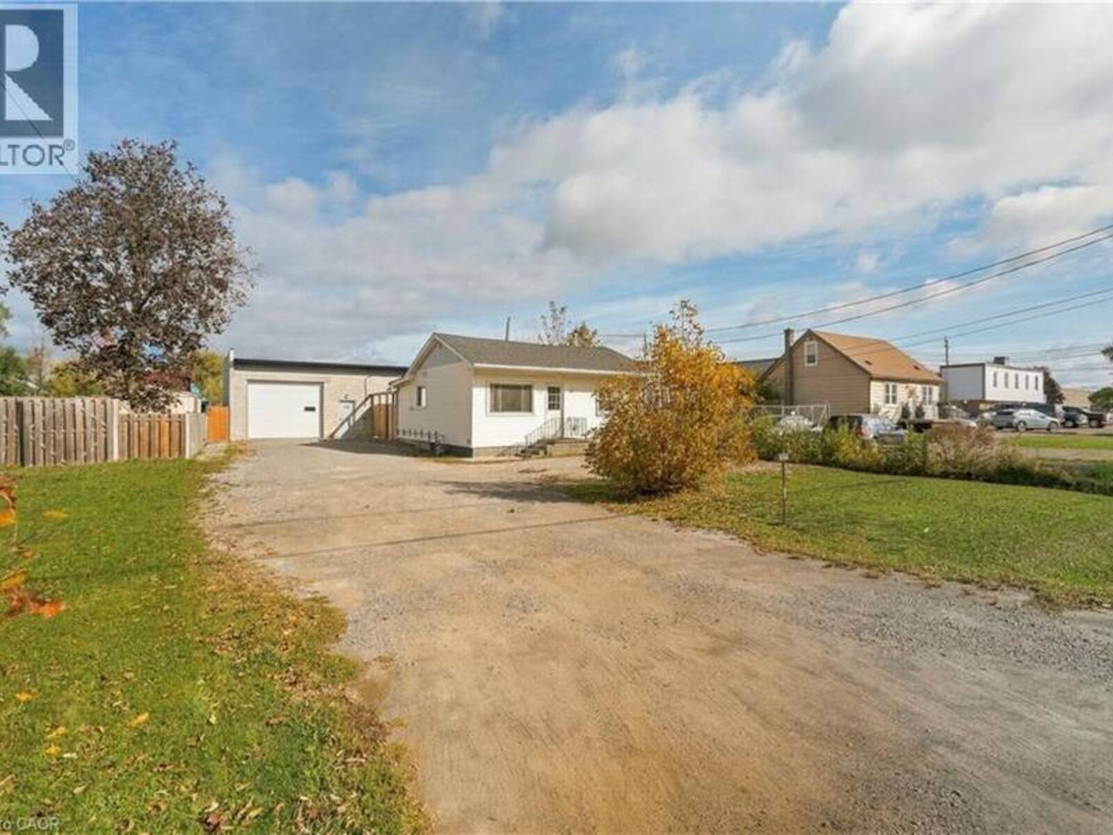 727 BARTON Street, Hamilton, Ontario L8E 5L7