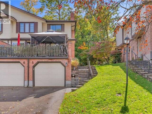 232 KINGSWOOD Drive Unit# 5 Kitchener Ontario, N2E 2K2 - 2 Bedrooms Condo For Sale