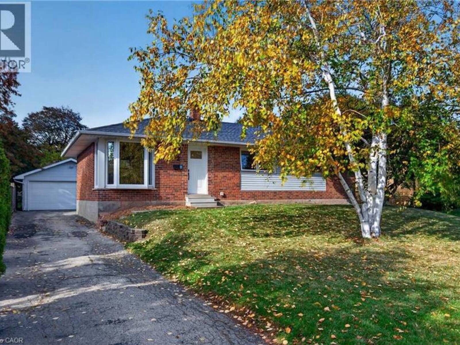 92 FOXBAR Road, Burlington, Ontario L7L 2Z6