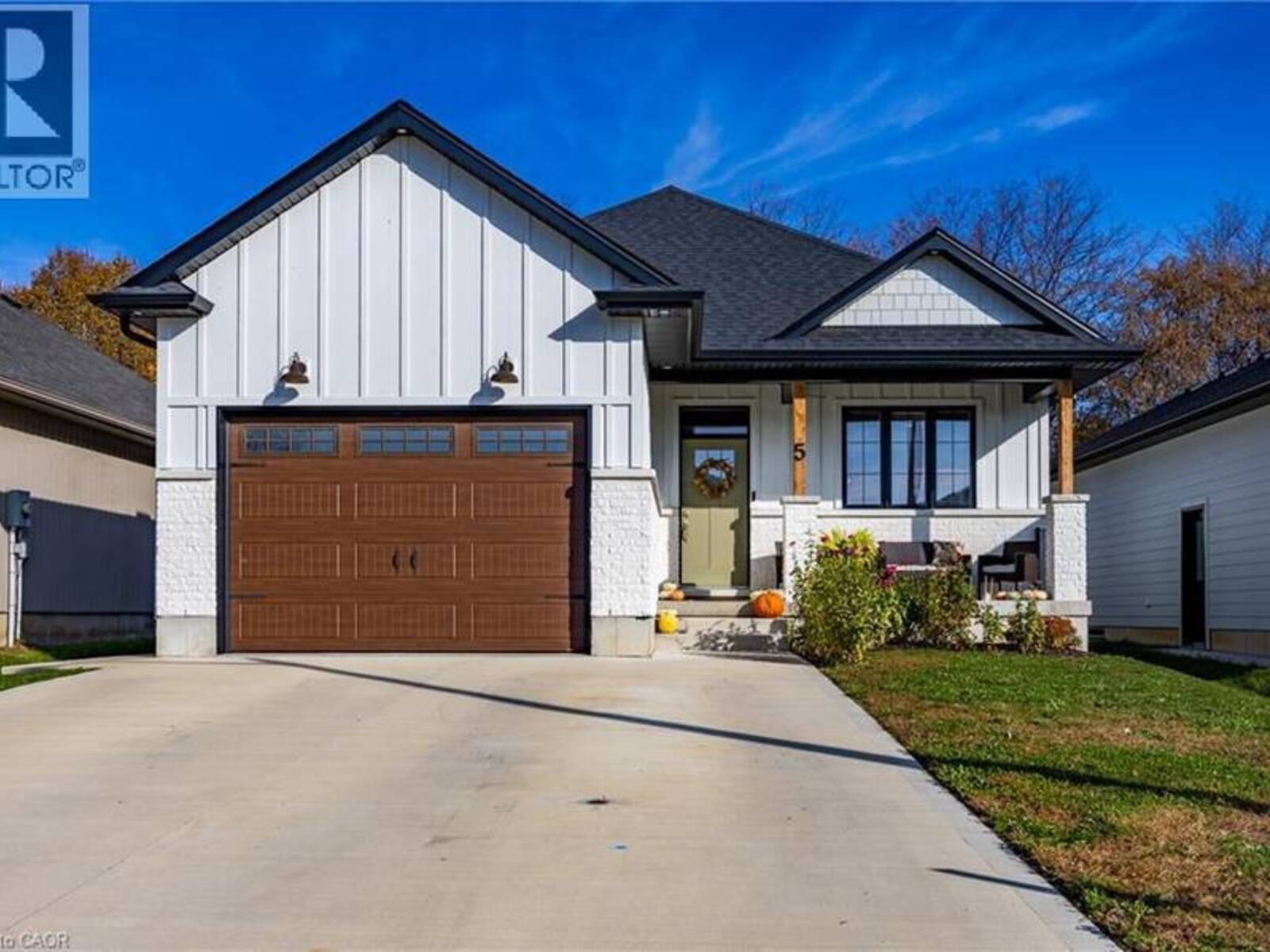 5 MACNEIL Court, Bayham, Ontario N0J 1T0