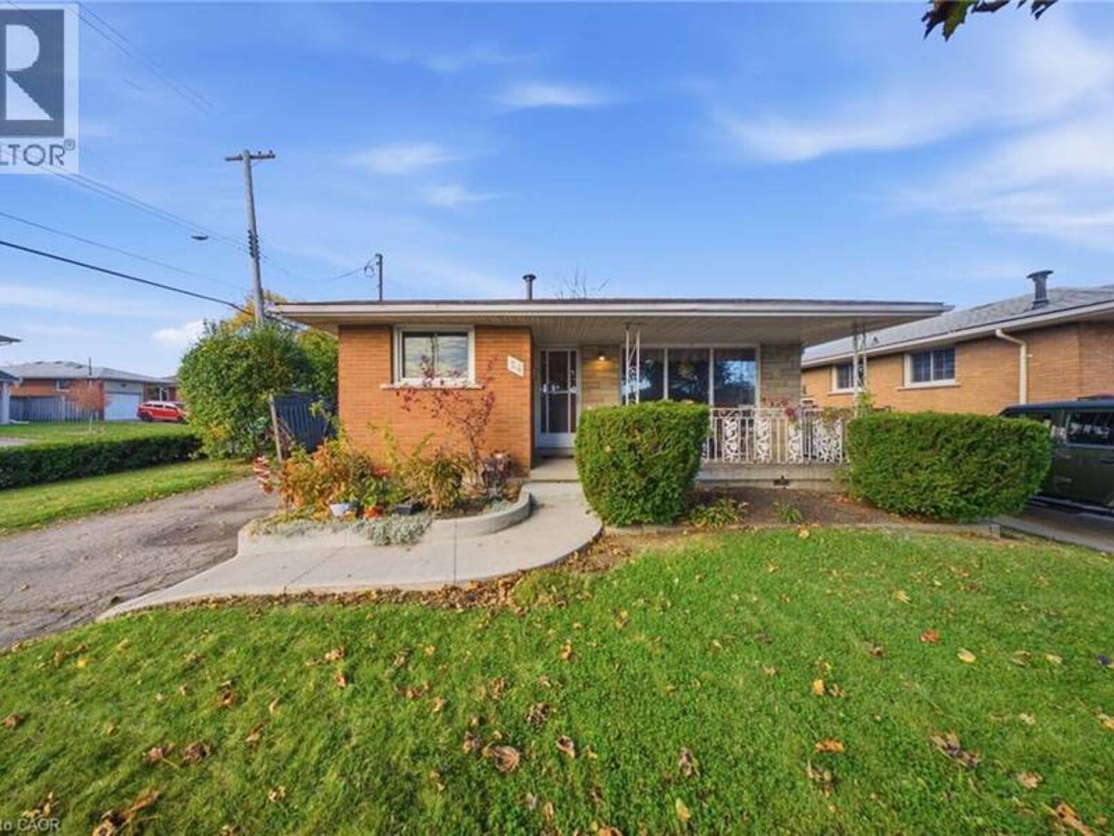 24 RAPALLO Drive, Hamilton, Ontario L8T 3X5
