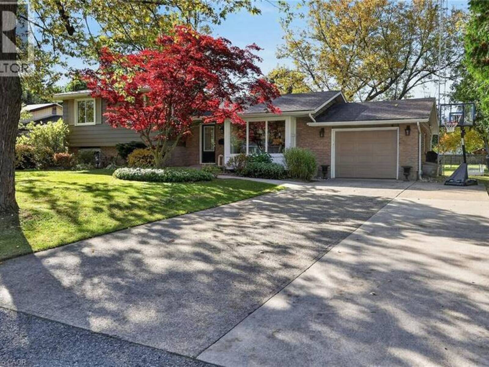 2 PARKDALE Crescent, Pelham, Ontario L3E 0K6
