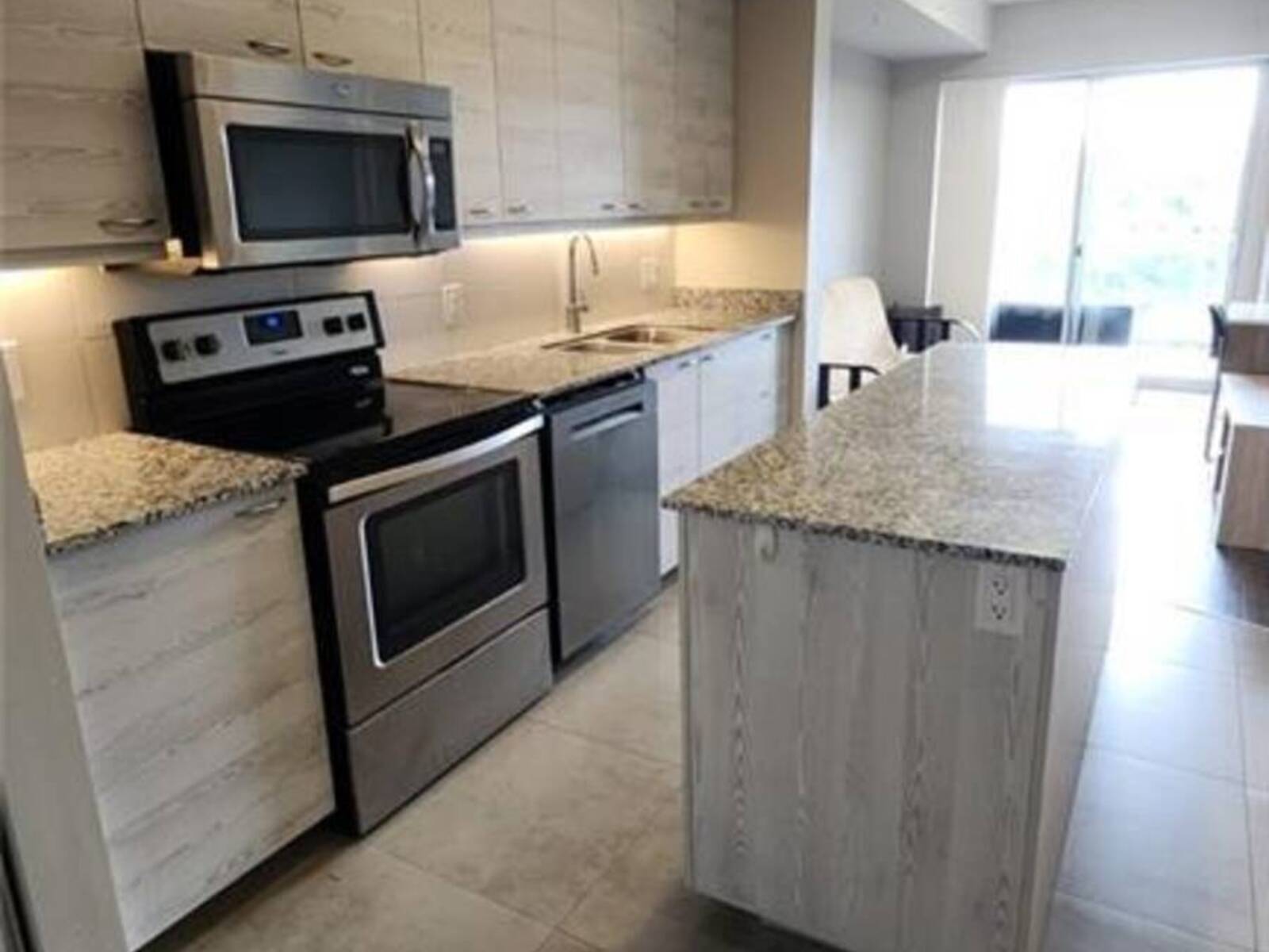 280 LESTER Street Unit# 418, Waterloo, Ontario N2L 3W5