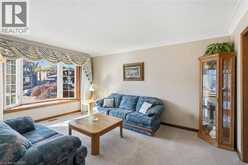 25 CANDOR Crescent | Hamilton Ontario | Slide Image Eight