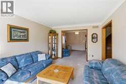 25 CANDOR Crescent | Hamilton Ontario | Slide Image Ten