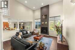 50 CABRIOLET Crescent | Ancaster Ontario | Slide Image Nine
