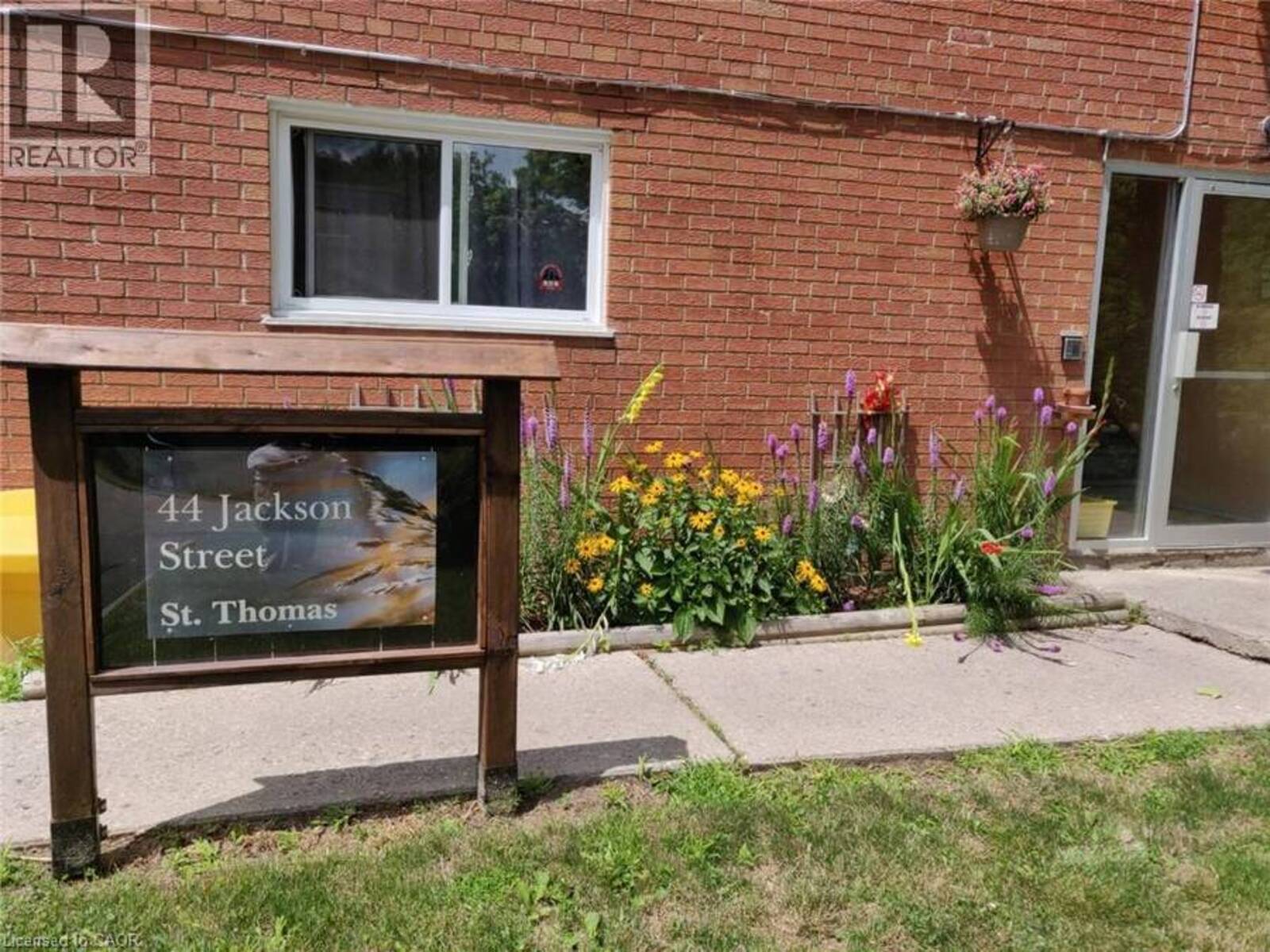 44 JACKSON Street, St. Thomas, Ontario N5P 2R9