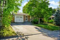 1334 SYCAMORE Drive | Burlington Ontario | Slide Image Three