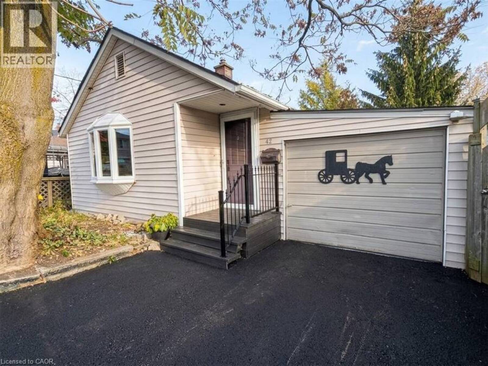 42 EMERY Street W, London, Ontario N6J 1R6