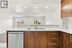 35 THAMES Way | Hamilton Ontario | Slide Image Eight