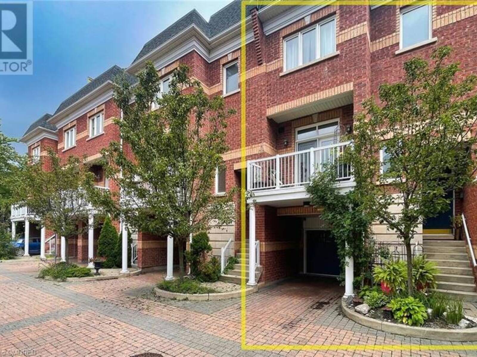 120 BRONTE Road Unit# 10, Oakville, Ontario L6L 3C1