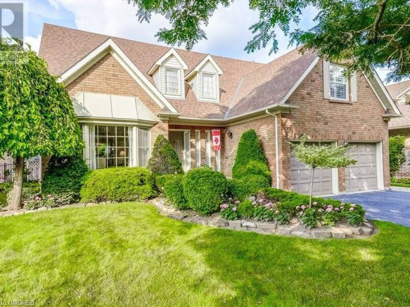 1301 MAPLERIDGE Crescent, Oakville, Ontario L6M 2H1