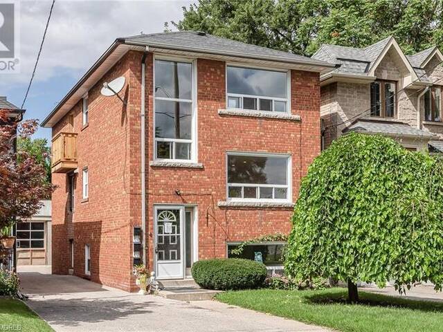 126 BARKER AV Avenue Toronto Ontario, M4C 2N9