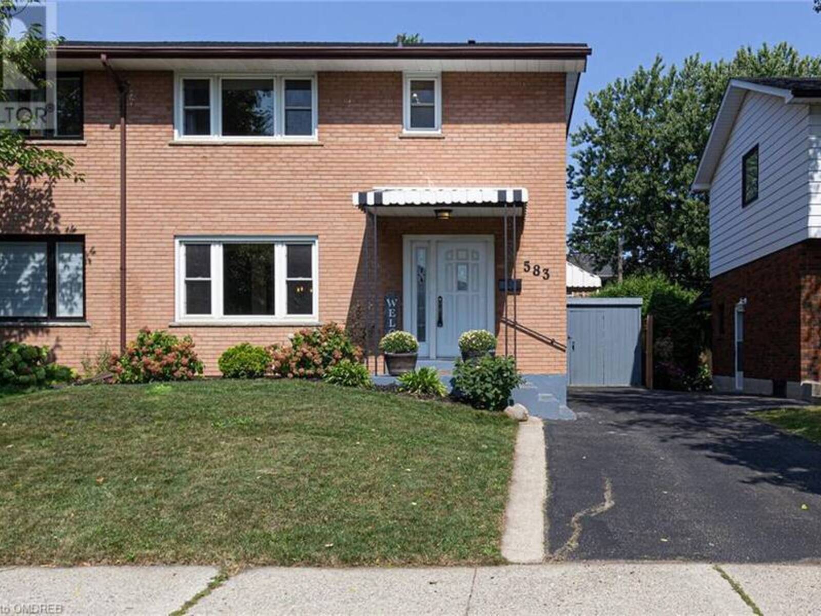 583 TURNER Drive, Burlington, Ontario L7L 2W8