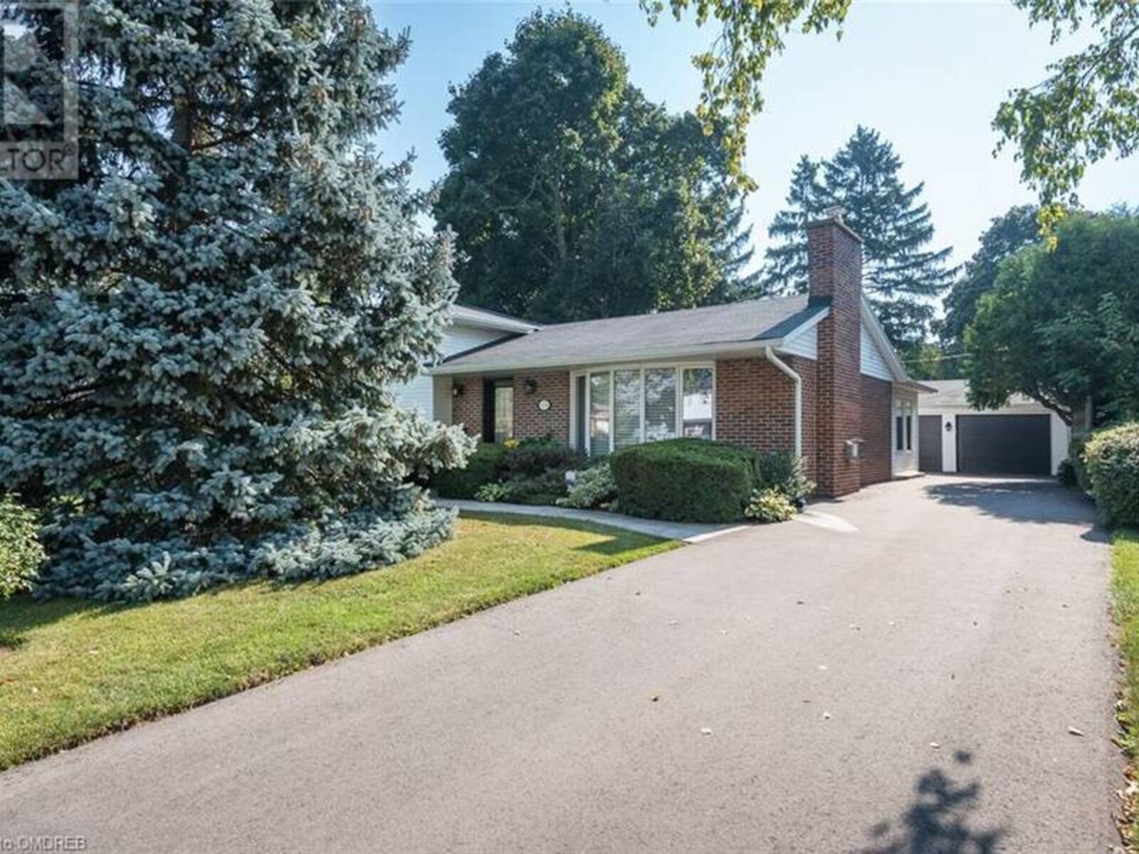 5138 CHERRYHILL Crescent, Burlington, Ontario L7L 4C2