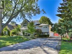 240 TWEEDSDALE Crescent Oakville Ontario, L6L 4P7