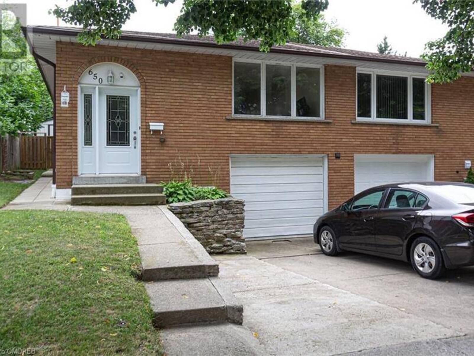 650 GREENHILL Avenue, Hamilton, Ontario L8K 5E9