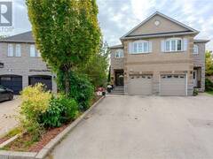 631 SUMMER PARK Crescent Mississauga Ontario, L5B 4E8