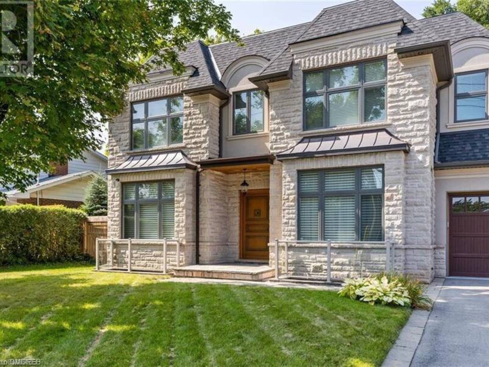 2209 SLOANE Drive, Oakville, Ontario L6L 2N1