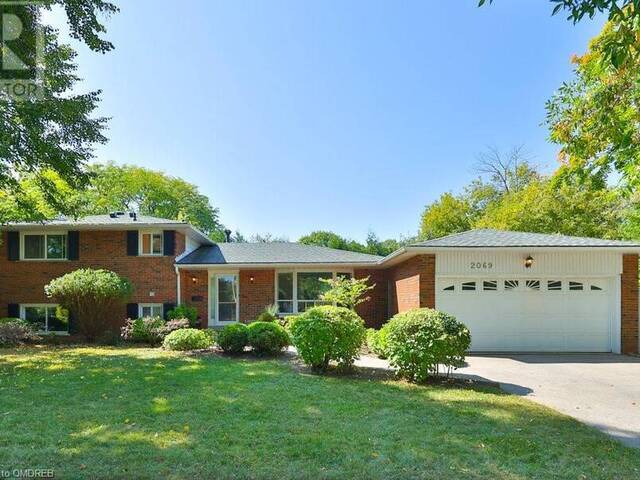 2069 THORNLEA Drive Oakville Ontario, L6L 1K4