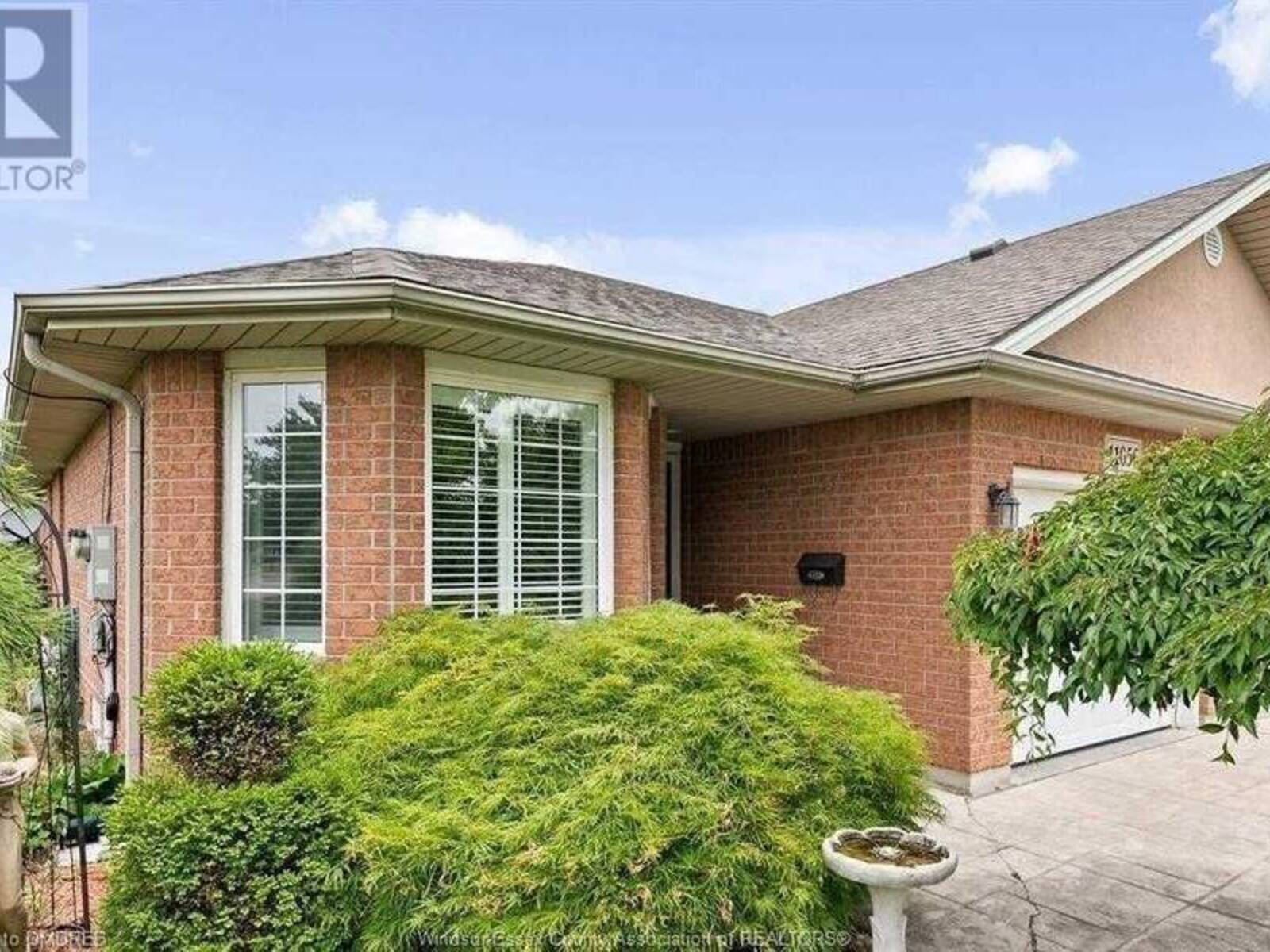 11056 FIRGROVE Drive, Windsor, Ontario N8P 1M4