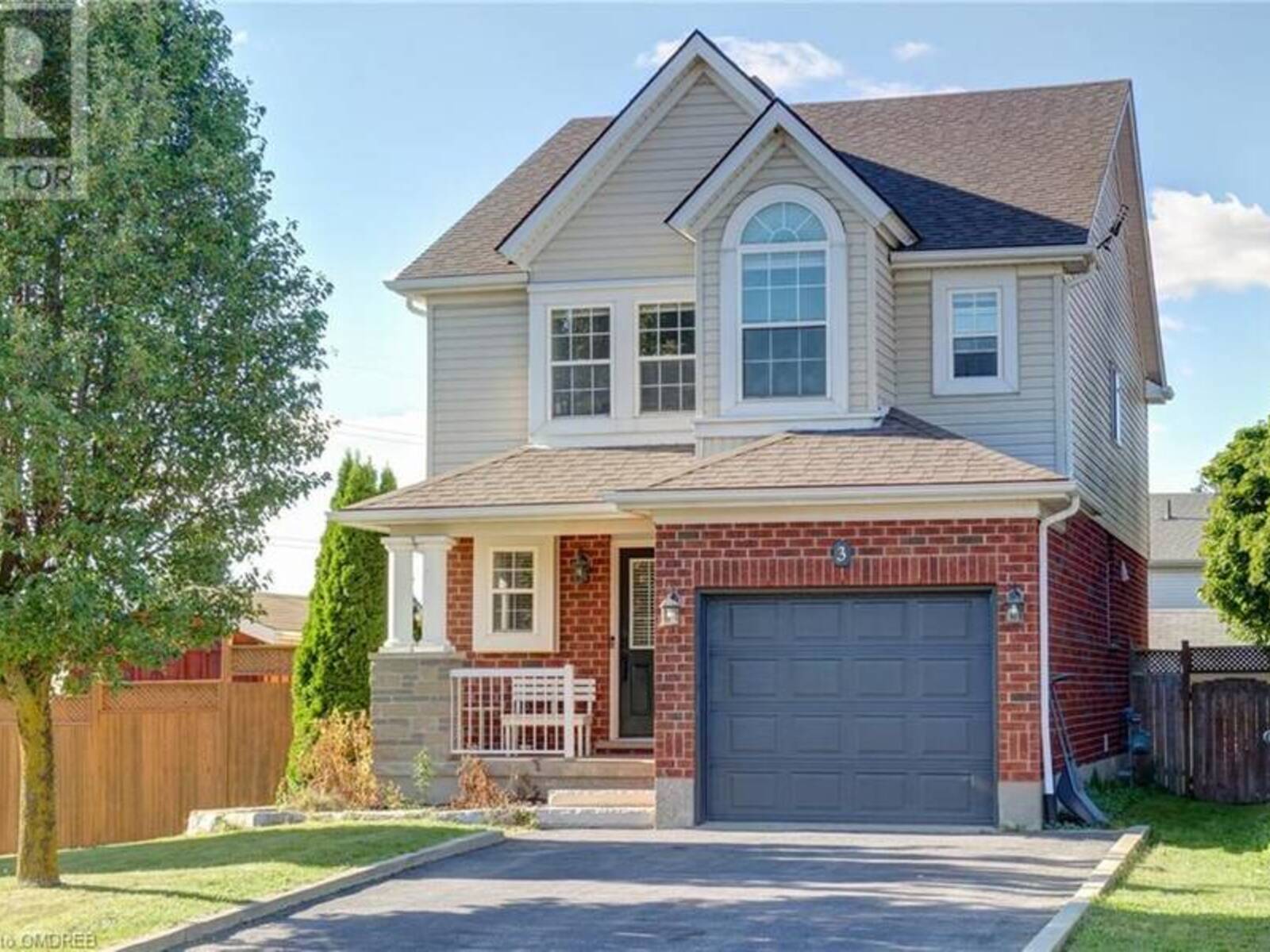 3 SMALL Court, Cambridge, Ontario N1R 8M3