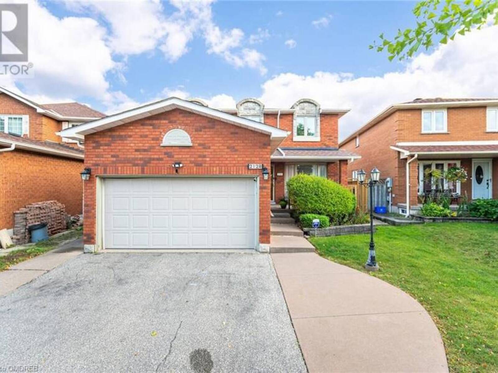 2128 WINCANTON Crescent, Mississauga, Ontario L5M 3E1