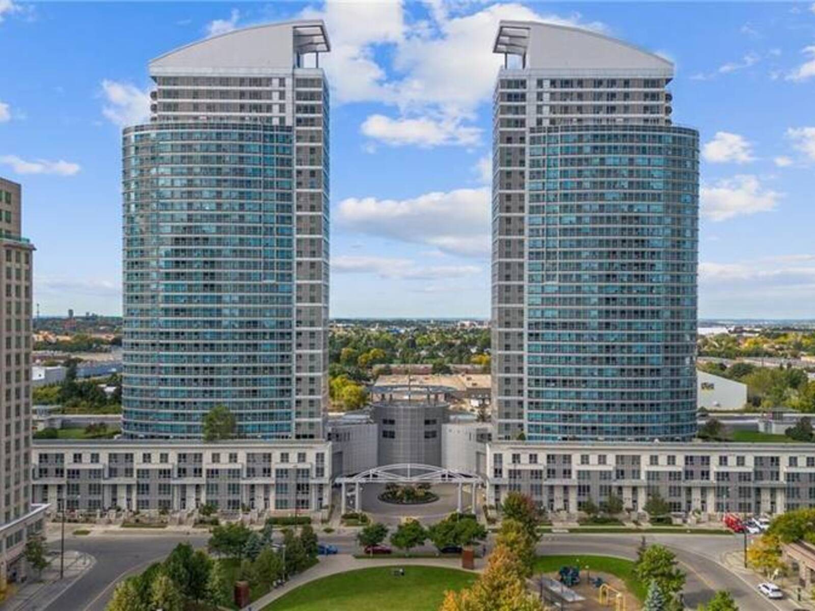 36 LEE CENTRE Drive Unit# 1601, Scarborough, Ontario M1H 3K2