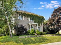 1 WOODSPRING Court Flamborough Ontario, L8N 2Z7