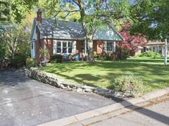 17 TALLY HO Drive Dundas Ontario, L9H 3M5