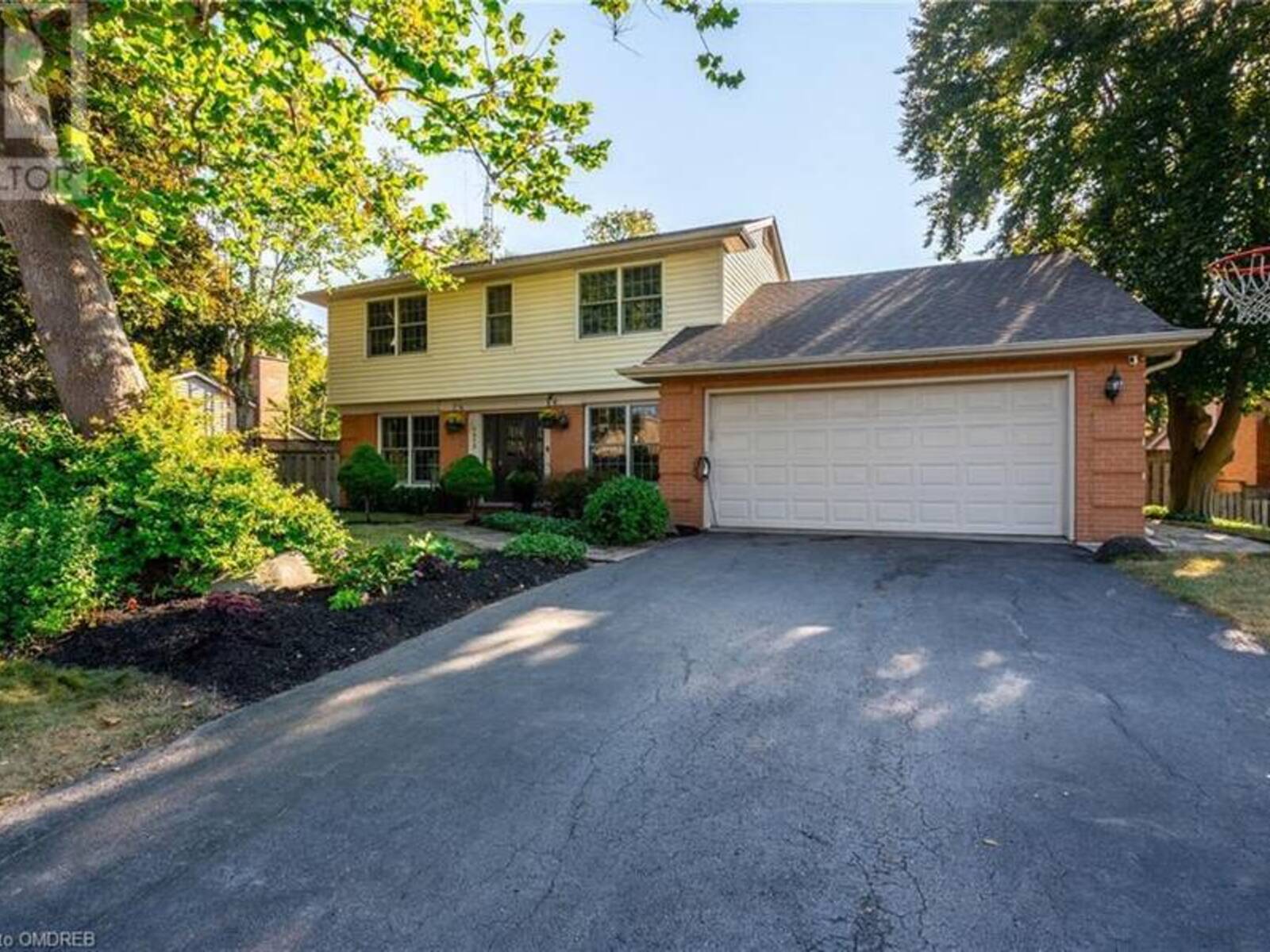 1512 WESTBURY Avenue, Burlington, Ontario L7P 1M2