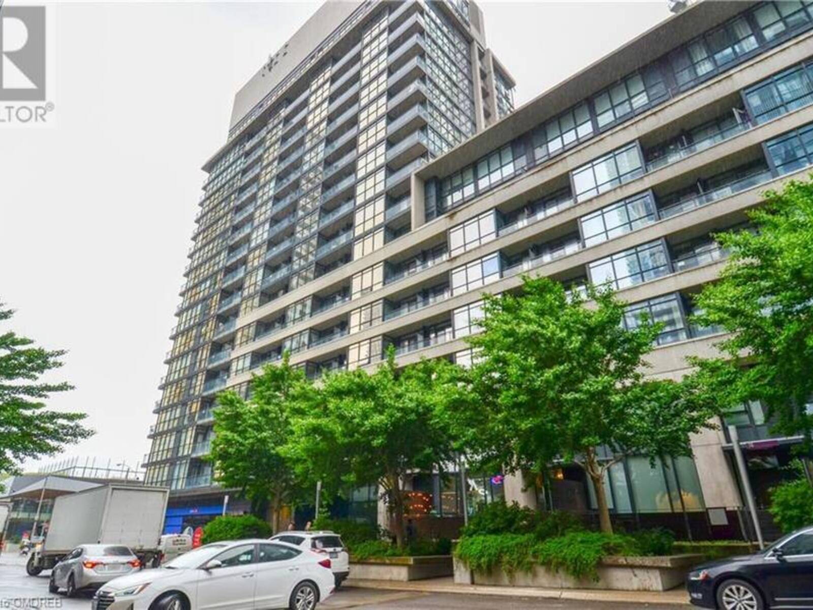 8 TELEGRAM Mews Unit# 832, Toronto, Ontario M5V 3Z5