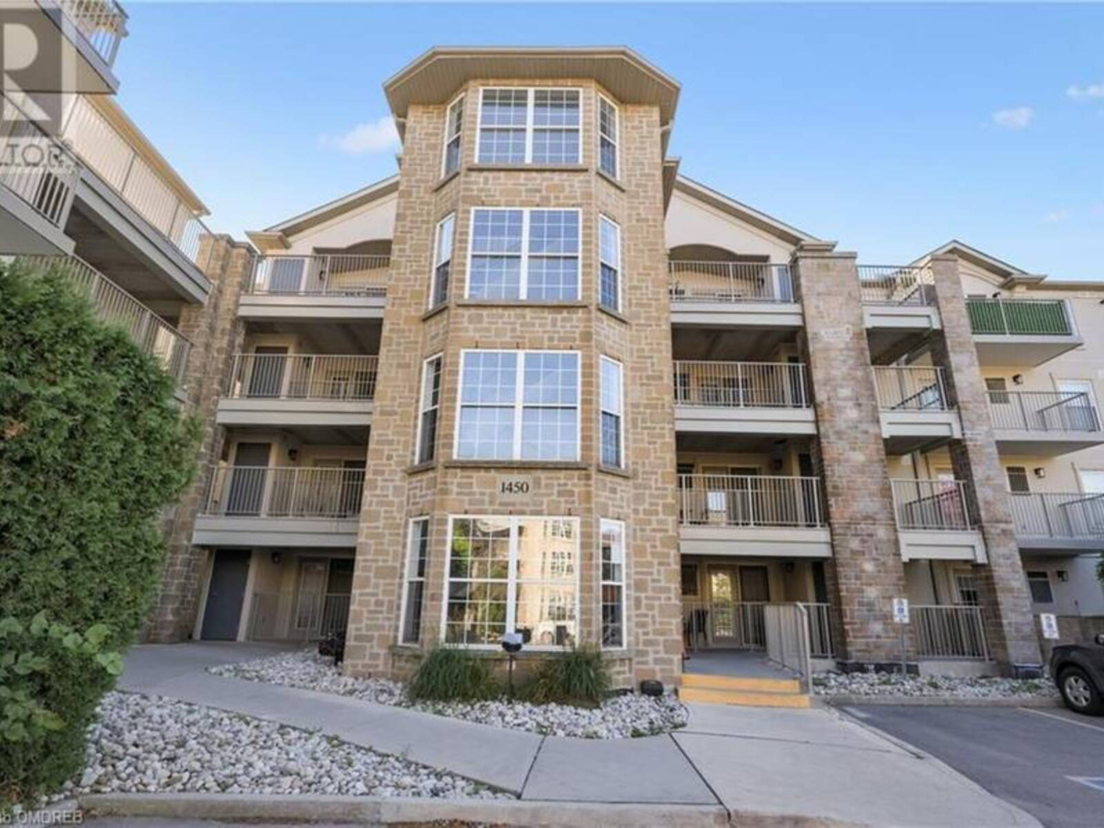 1450 BISHOPS Gate Unit# 211, Oakville, Ontario L6M 4N1