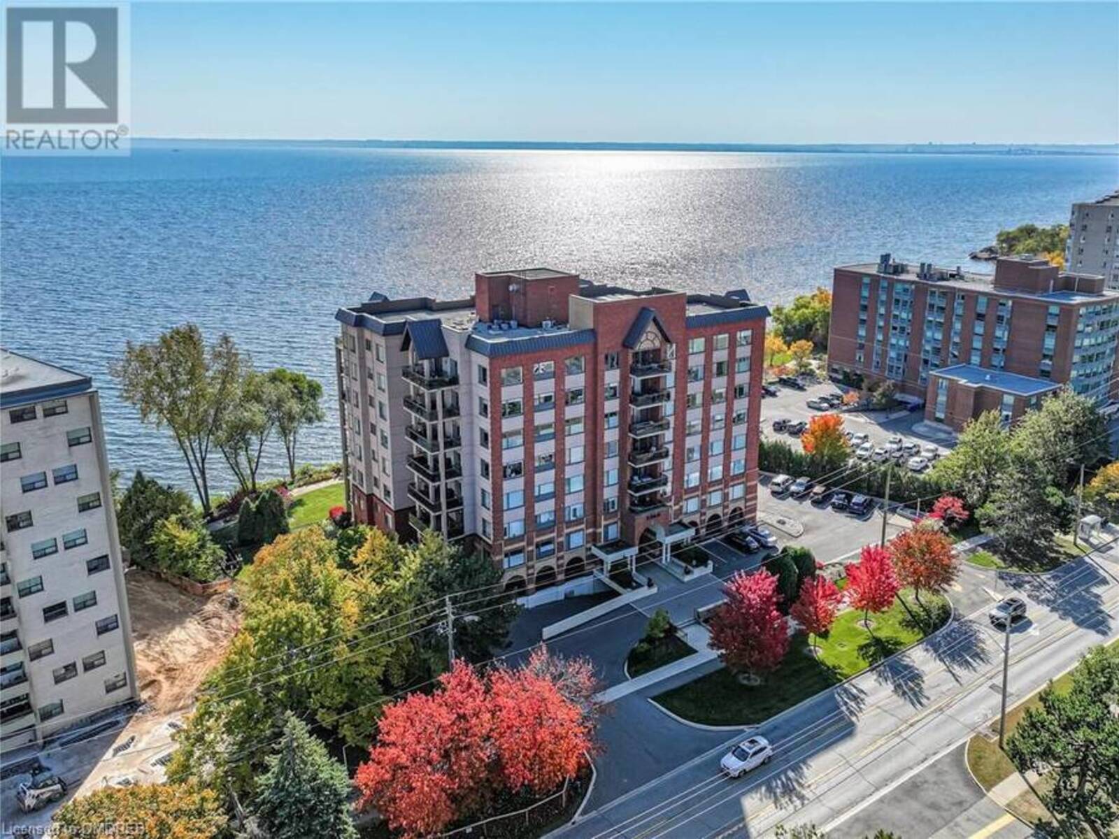 5340 LAKESHORE Road Unit# 204, Burlington, Ontario L7L 7A8