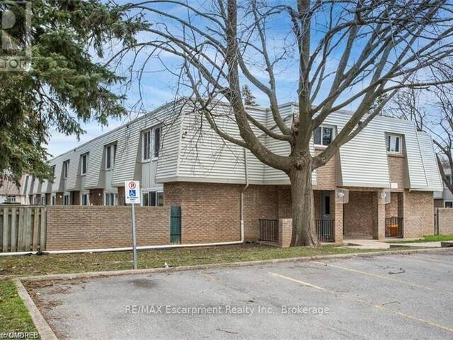 178 - 17 OLD PINE TRAIL St. Catharines Ontario, L2M 6P9