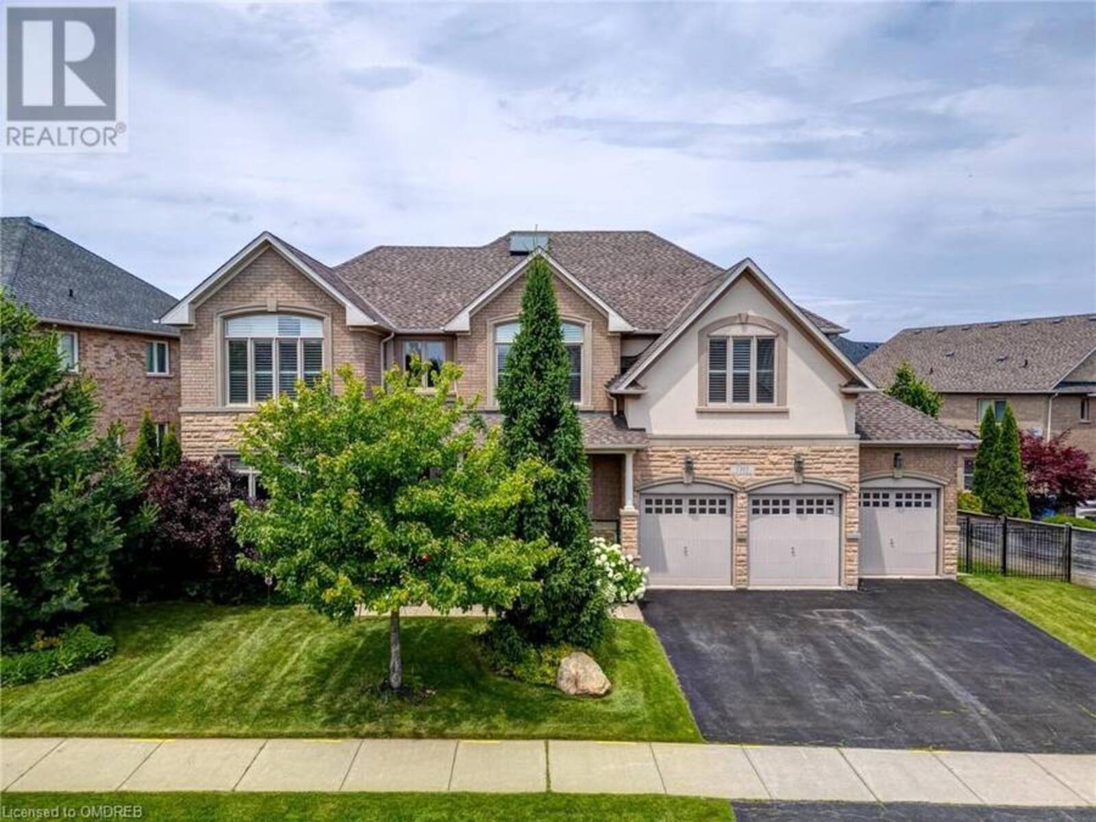 1385 ARROWHEAD Road, Oakville, Ontario L6H 7P7