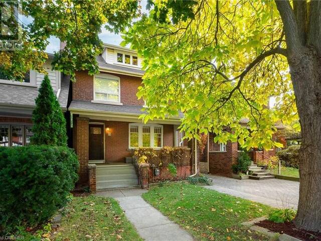 3 THORNHILL Avenue Toronto Ontario, M6S 4C3