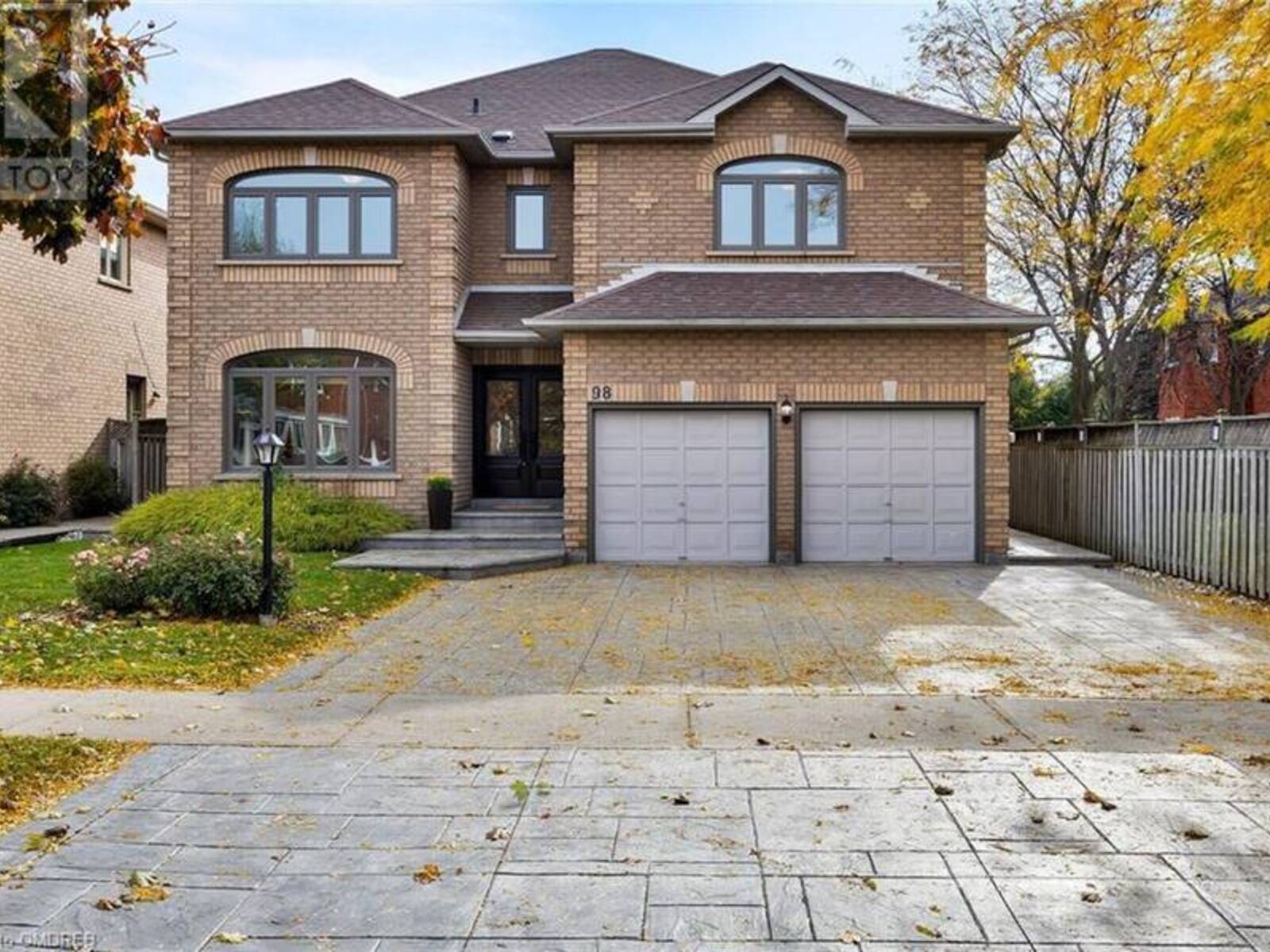 98 RIVER GLEN Boulevard, Oakville, Ontario L6H 5Z6