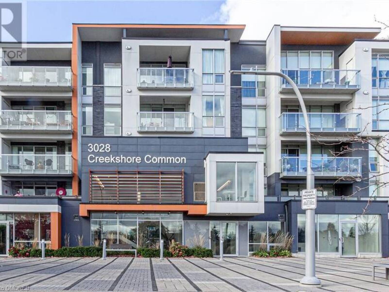 3028 CREEKSHORE Common Unit# 304, Oakville, Ontario L6M 5K6