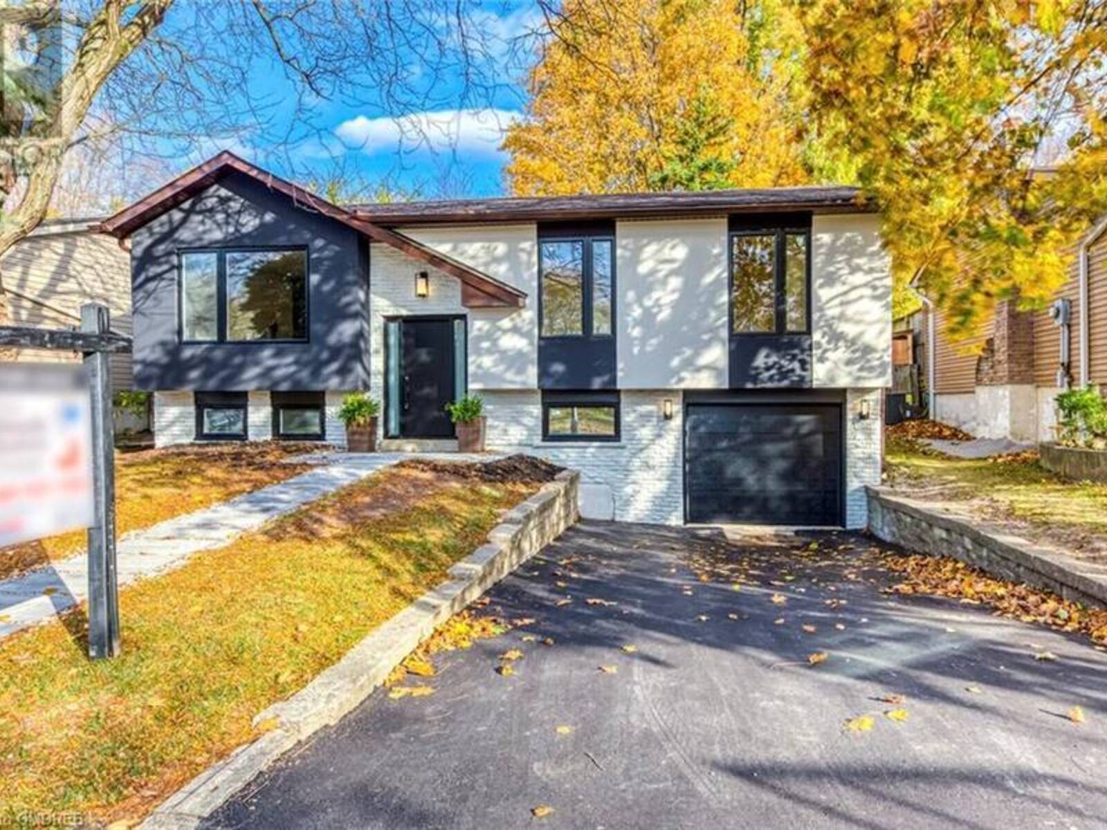 2243 INGERSOLL Drive, Burlington, Ontario L7P 3L1