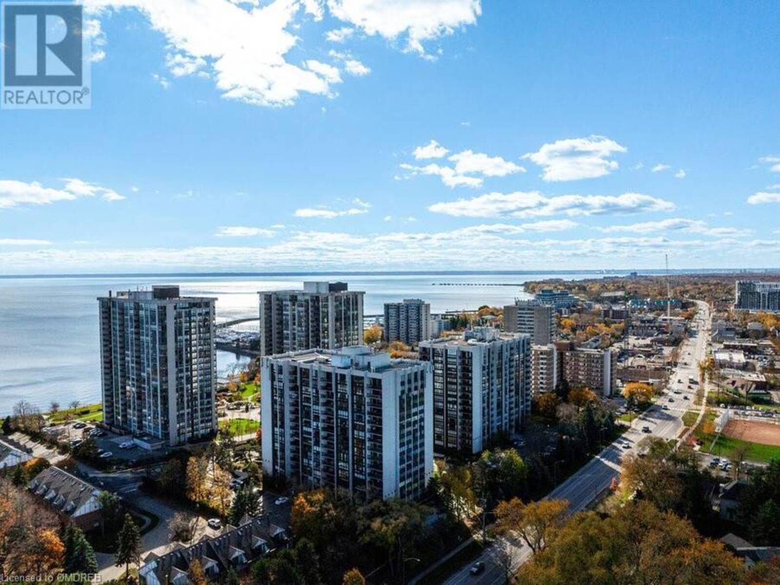 2175 MARINE Drive Unit# 301, Oakville, Ontario L6L 5L5