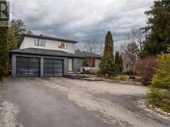 561 REBECCA Street Oakville Ontario, L6K 1L2