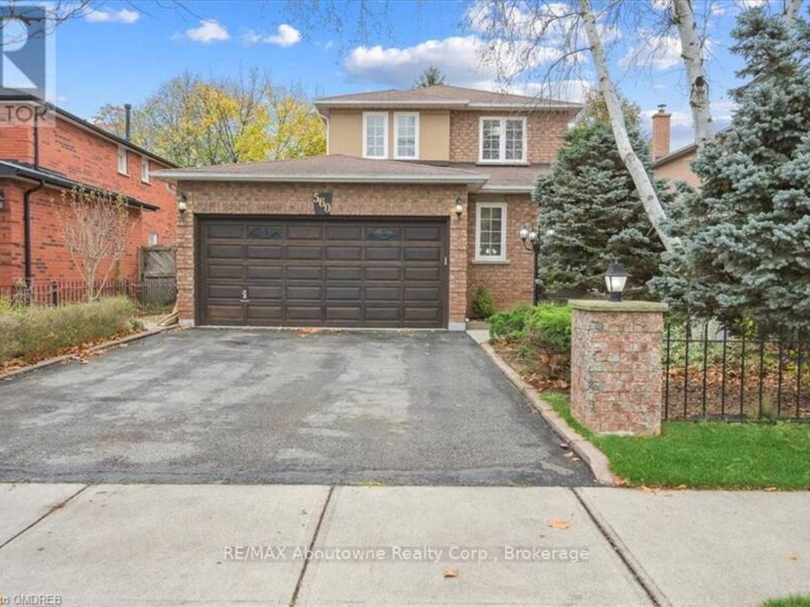 560 MARLATT DRIVE, Oakville, Ontario L6H 5X3