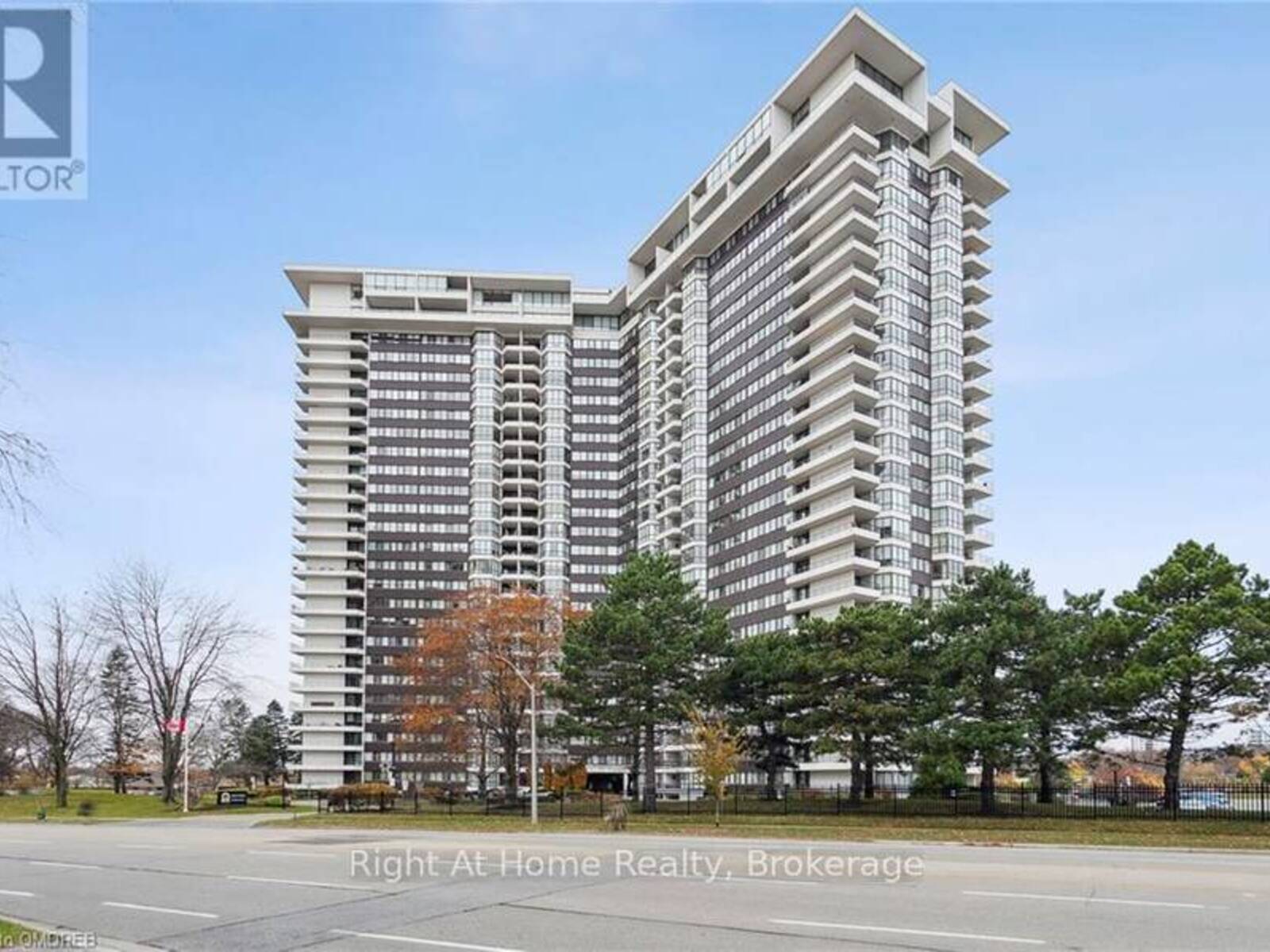 901 - 1333 BLOOR STREET, Mississauga, Ontario L4Y 3T6